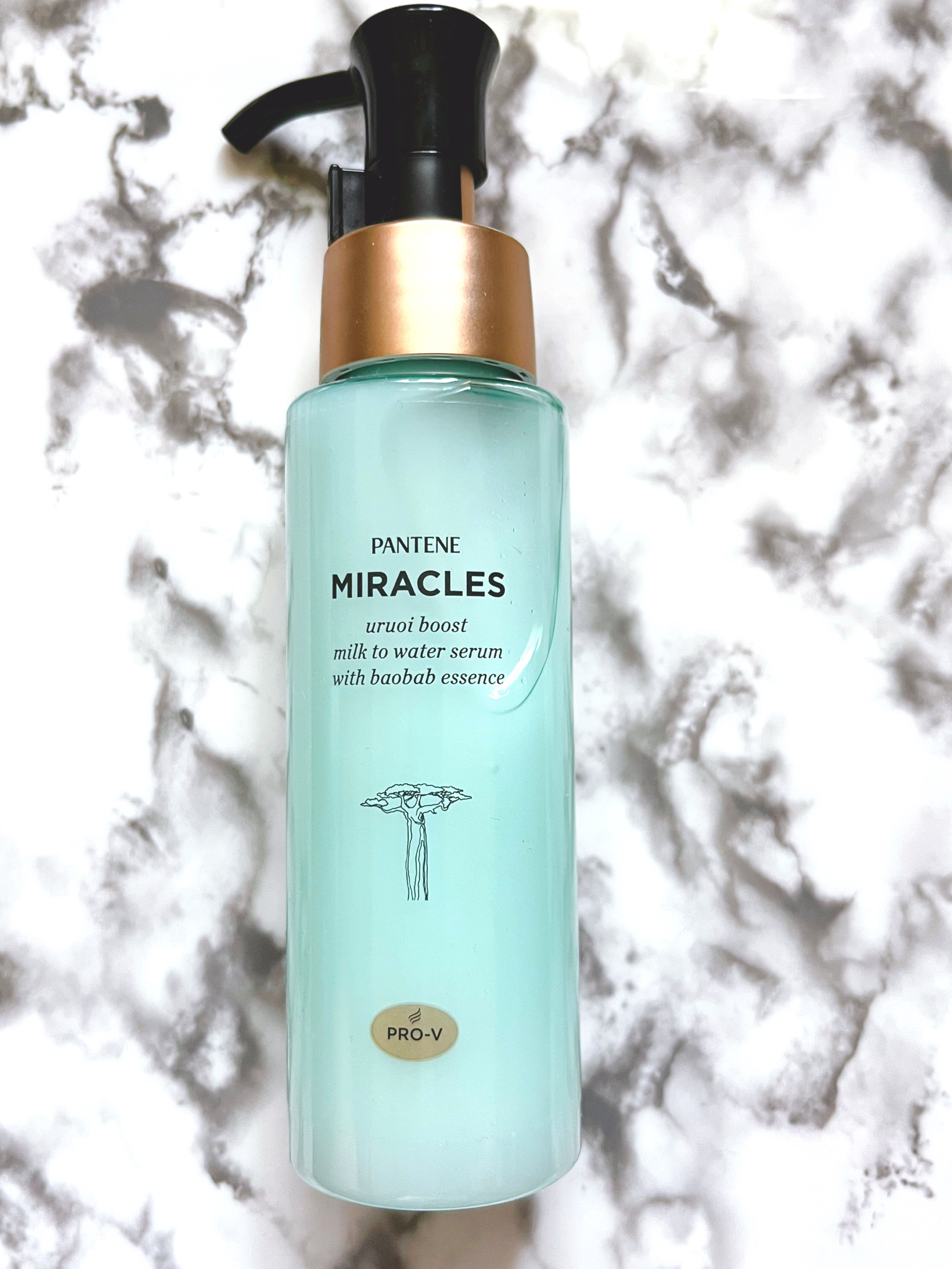 ㅤㅤㅤサルフェート無添加のヘアセラム。
ずっと続く、ぷるん髪へ。
100％天然バオバブエキス配合。
ミルク状から水のようなテクスチャーに変わるセラムが、パサパサ髪に瞬間浸透。


髪の毛に馴染ませると水のように変化するのでさらっとベタつきの