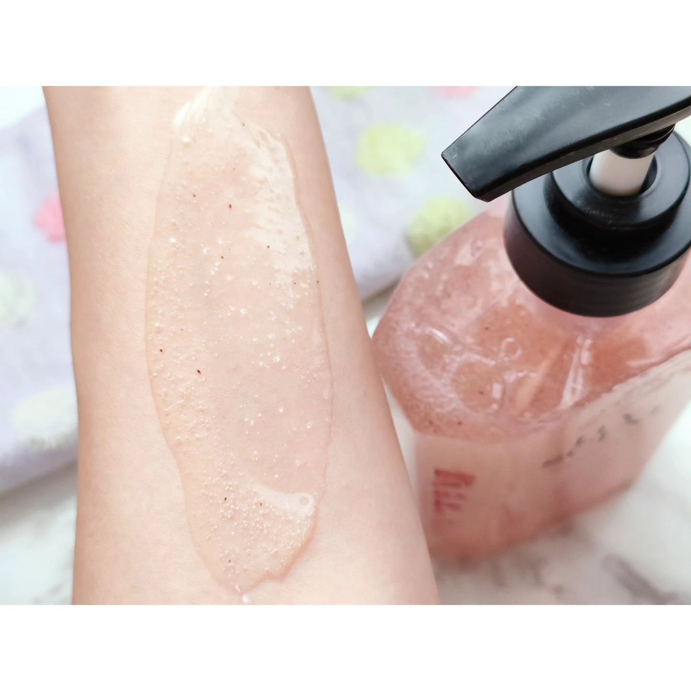 スクラブボディウォッシュ フラワーマーケット ホワイトチューリップ/LUV SCENT/ボディスクラブを使ったクチコミ(3枚目)