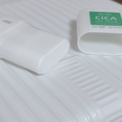 アジャステ UVスティックCICA レモンラベンダーの香り/Ajuste(アジャステ)/日焼け止めスティックを使ったクチコミ(3枚目)