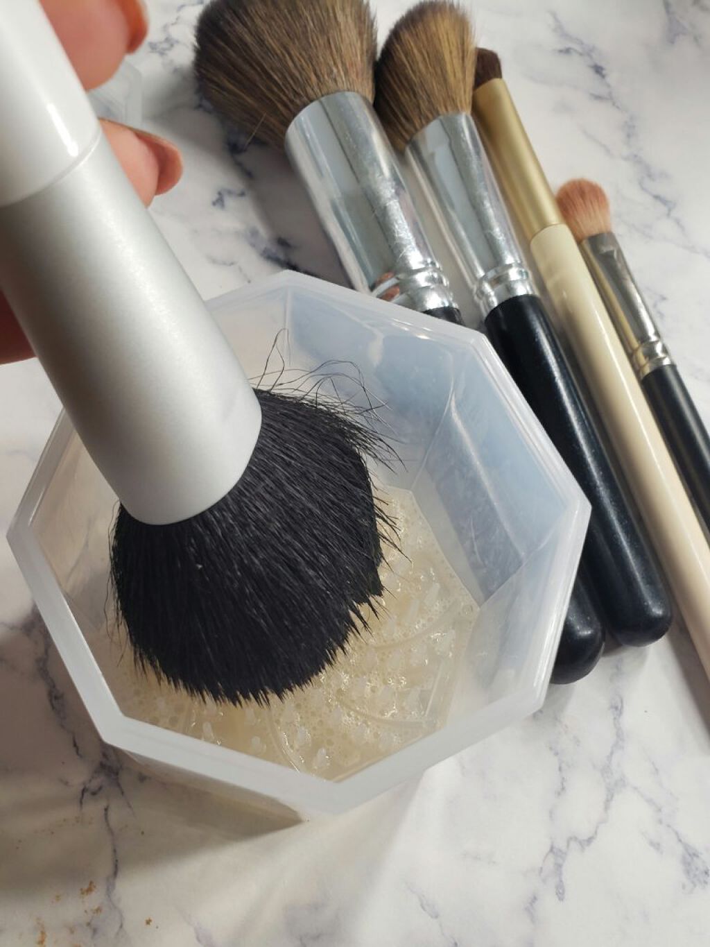 メイクブラシクリーナー/DAISO/その他化粧小物を使ったクチコミ（2枚目）