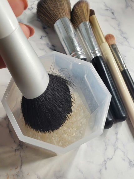 メイクブラシクリーナー/DAISO/その他化粧小物を使ったクチコミ(2枚目)