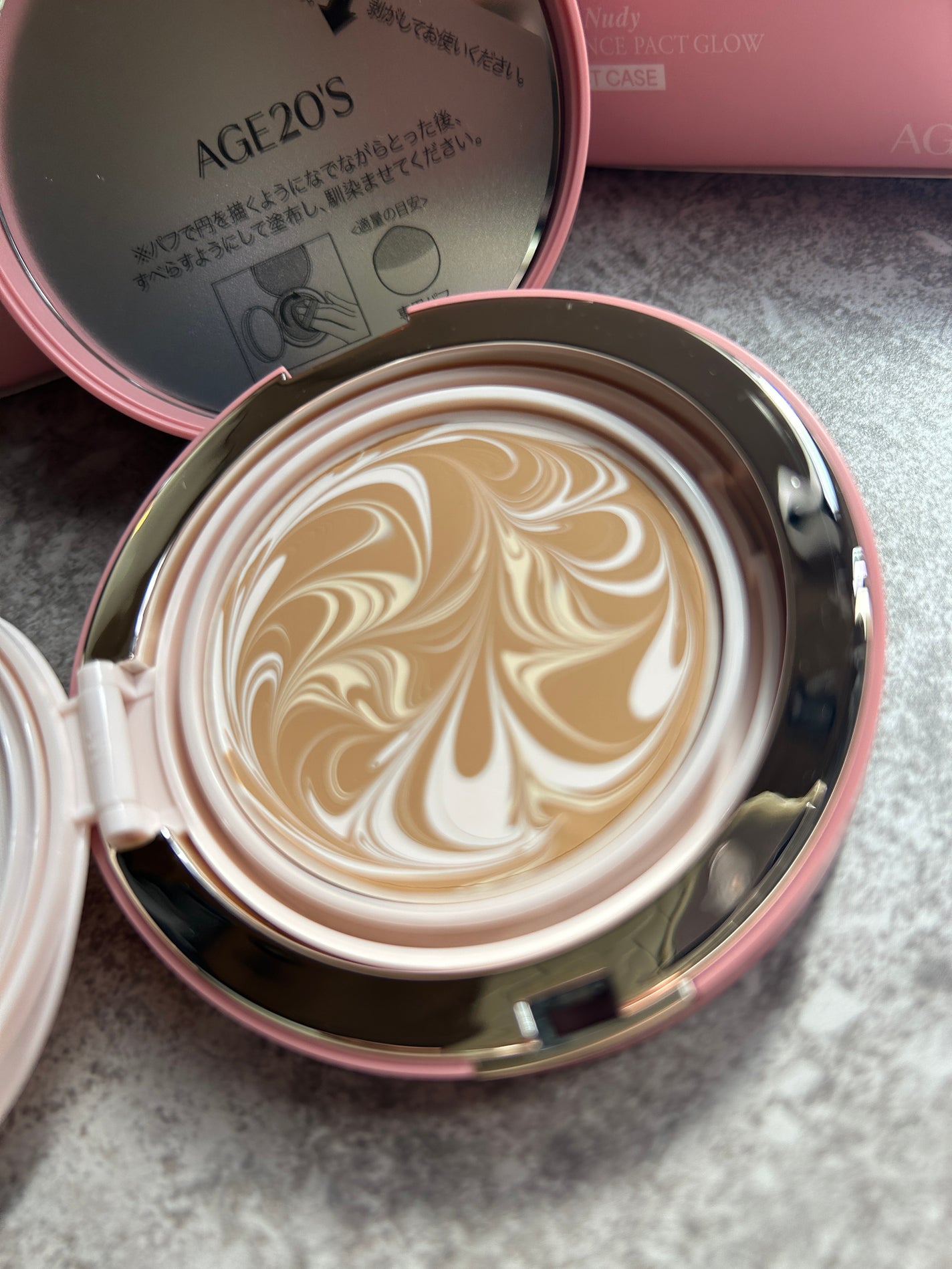 ヴェールヌーディ エッセンスパクトグロウ/AGE20’s/クリーム・エマルジョンファンデーションを使ったクチコミ(5枚目)