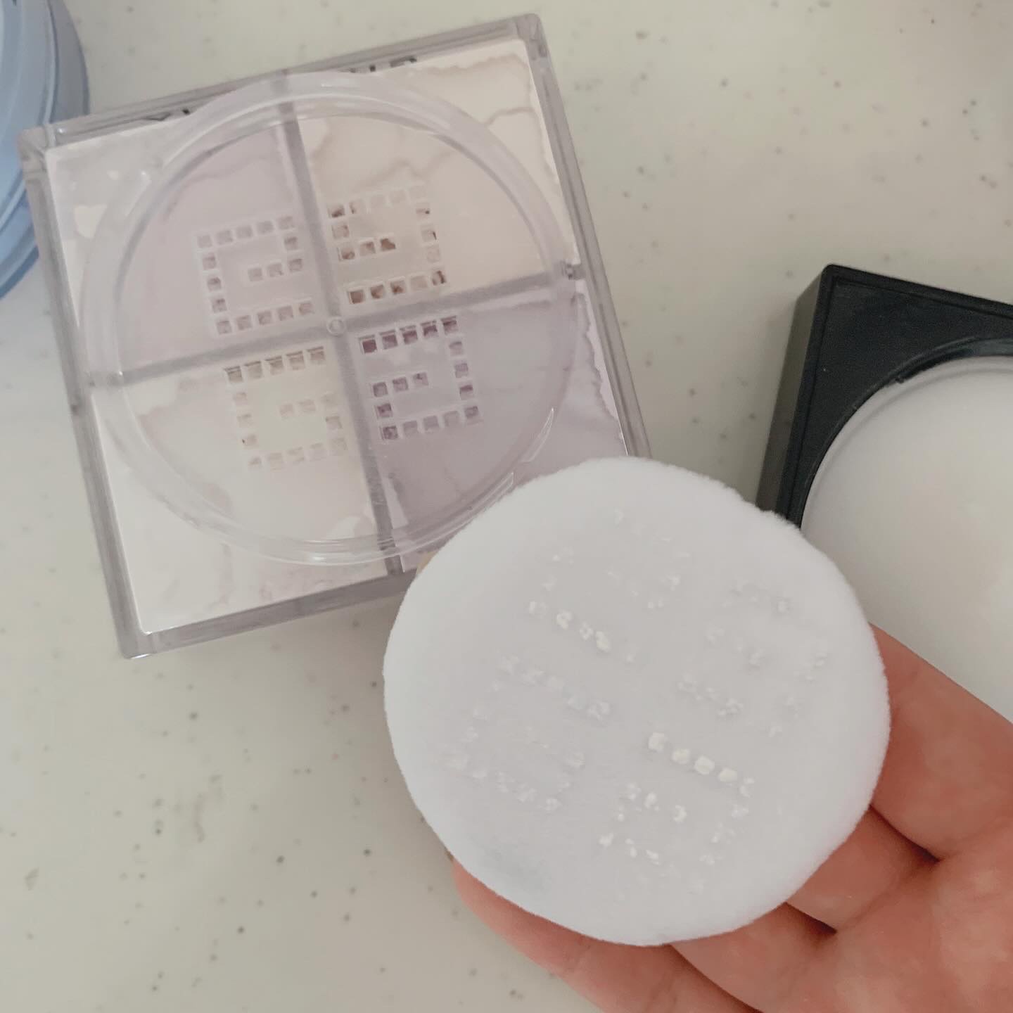 プリズム・リーブル/GIVENCHY/ルースパウダーを使ったクチコミ（3枚目）