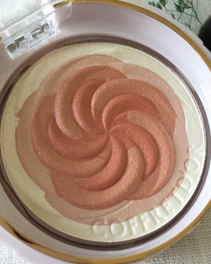 スマイルアップチークス/コフレドール/パウダーチークを使ったクチコミ(2枚目)