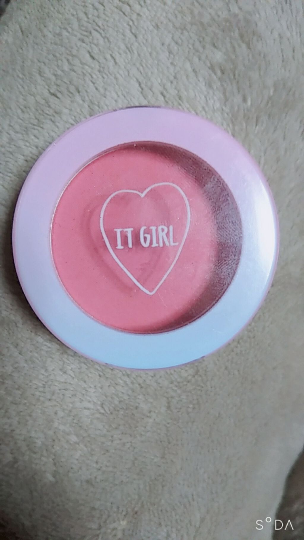 ダイソー×IT GIRL アイシャドウ/DAISO/単色アイシャドウを使ったクチコミ（2枚目）