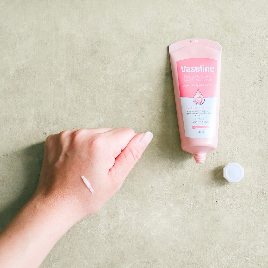 24h ディープモイスチャーハンド&ネイルケアクリーム/ヴァセリン/ハンドクリームを使ったクチコミ(3枚目)