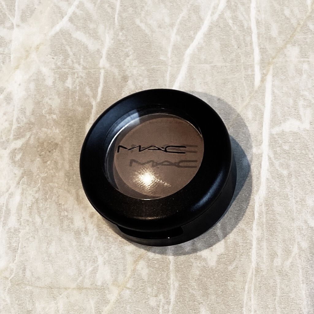 スモール アイシャドウ オメガ/M・A・C/単色アイシャドウを使ったクチコミ（1枚目）