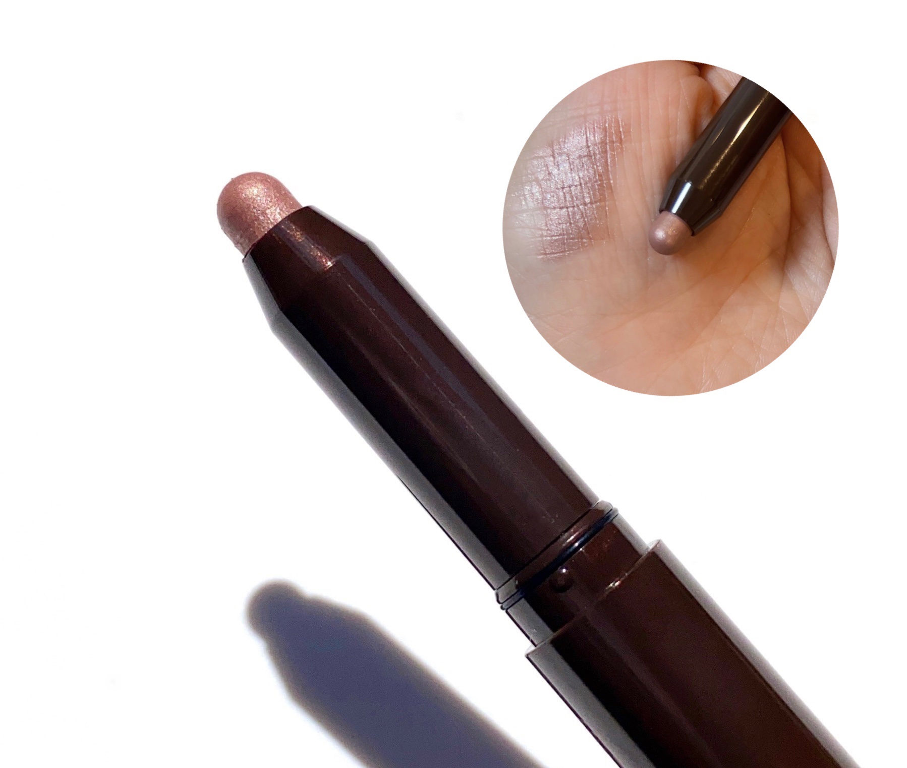 ♧
グリームオンフィットシャドウ／エクセル
♧
GF09　ランプシェード
使いやすさ抜群の秋らしいローズカラーで、 
落ち着いた目元へ。
瞳に溶けるような色でかわいい🧸
このシリーズは擦れにも強いので
夏のメイクにも最適🏖☀️
♧
アイ