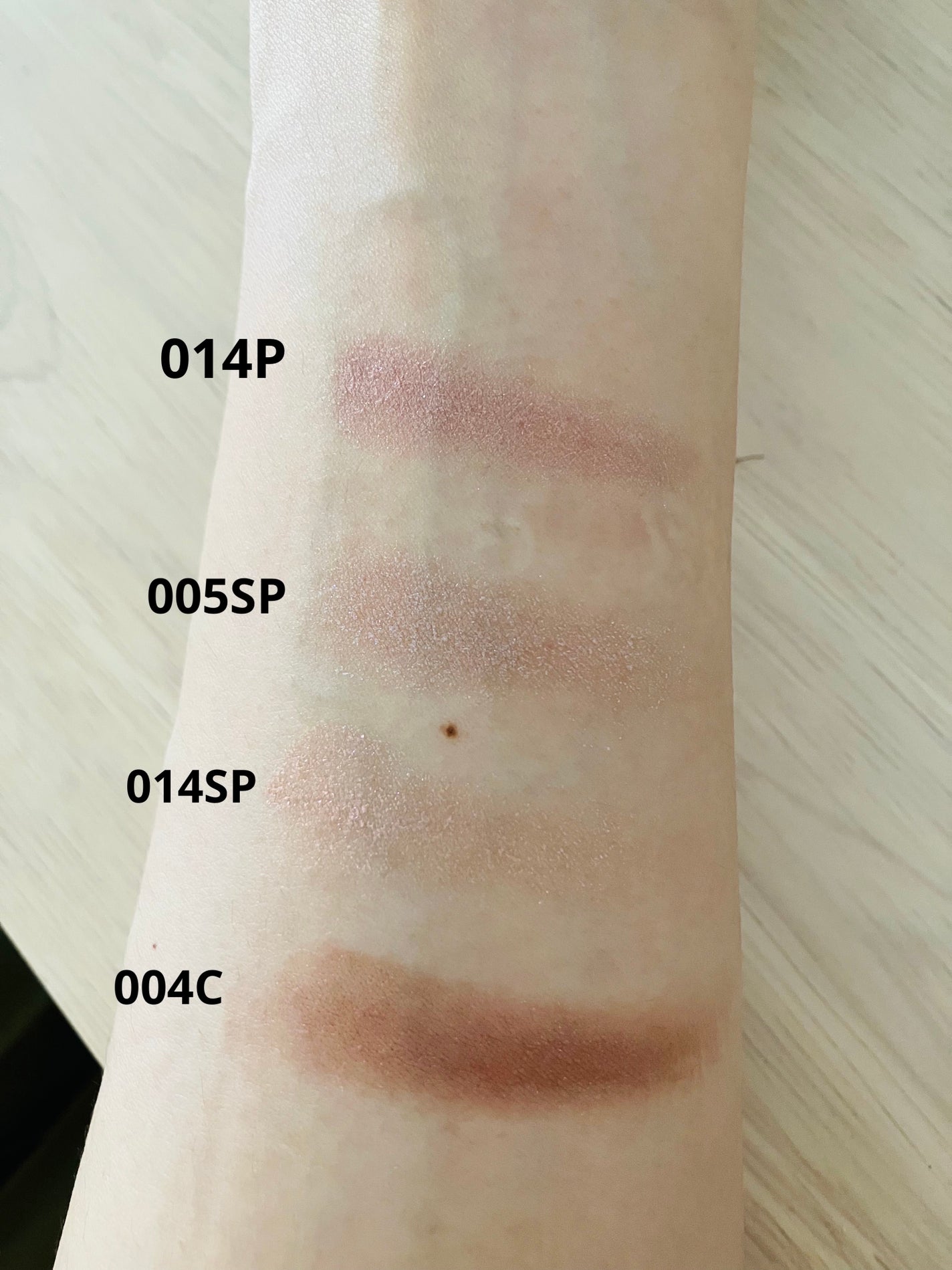 アディクション ザ アイシャドウ スパークル/ADDICTION/単色アイシャドウを使ったクチコミ(3枚目)