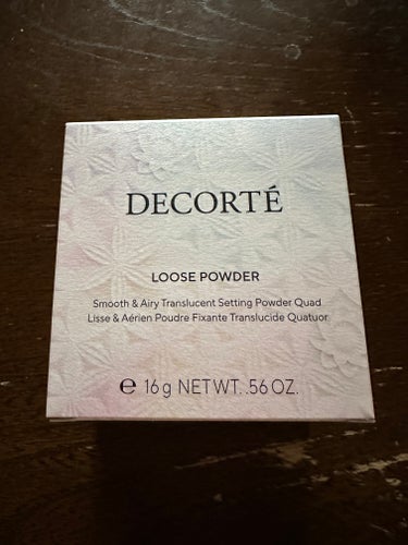 DECORTÉ　の　ルース パウダー　です。

お色は
101番　harmony veil

02番　lucent lilac


101番は16gと、他のお色とグラム数が違うそうです。
パフの替えも、