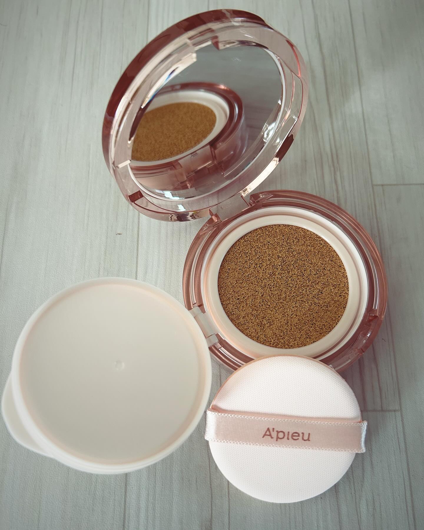 スキンケア ウォーターロッククッション　 No.23 自然な肌色/A’pieu/クッションファンデーションを使ったクチコミ（3枚目）