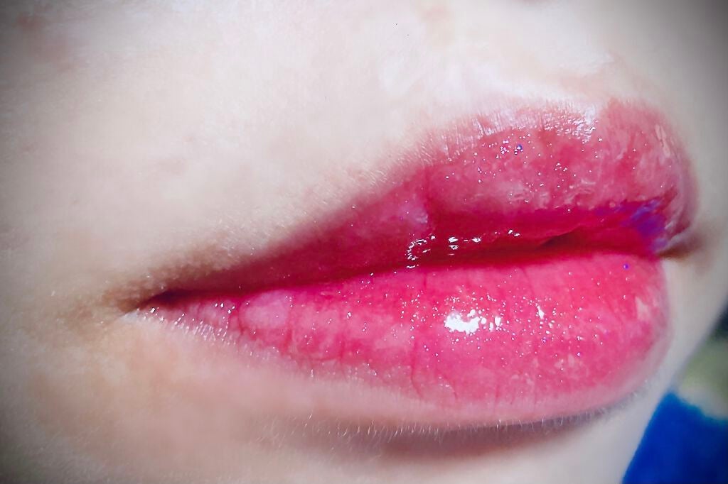 LIP38℃ +UnFrame<ホログラフィック>/UZU BY FLOWFUSHI/リップグロスを使ったクチコミ(2枚目)