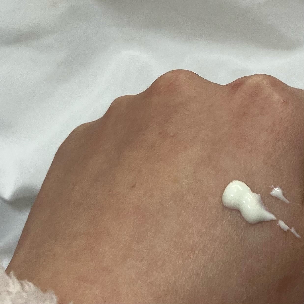 ヒアルーシカ ウォーターフィット サンセラム/SKIN1004/日焼け止めローションを使ったクチコミ(3枚目)