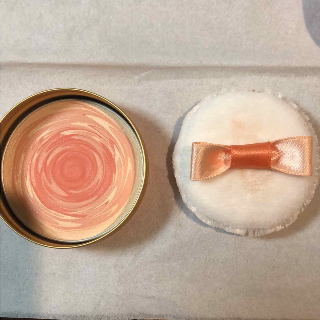 パフ・デ・チーク(フラワーハーモニー)/MAJOLICA MAJORCA/パウダーチークを使ったクチコミ(2枚目)