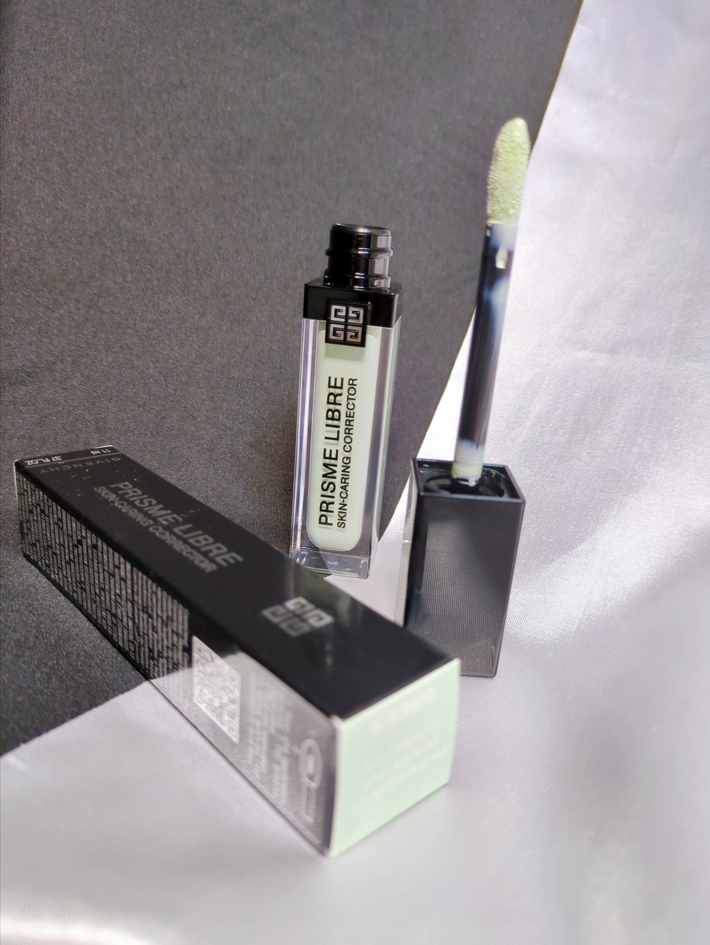 プリズム・リーブル・スキンケアリング・コレクター/GIVENCHY/化粧下地を使ったクチコミ(2枚目)