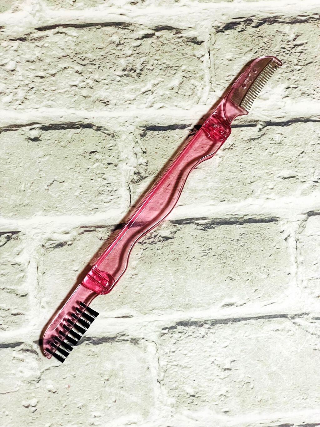 ひろろん on LIPS 「DAISOアイブロウ&マスカラコームマスカラのダマ取りや眉のお..」(2枚目)