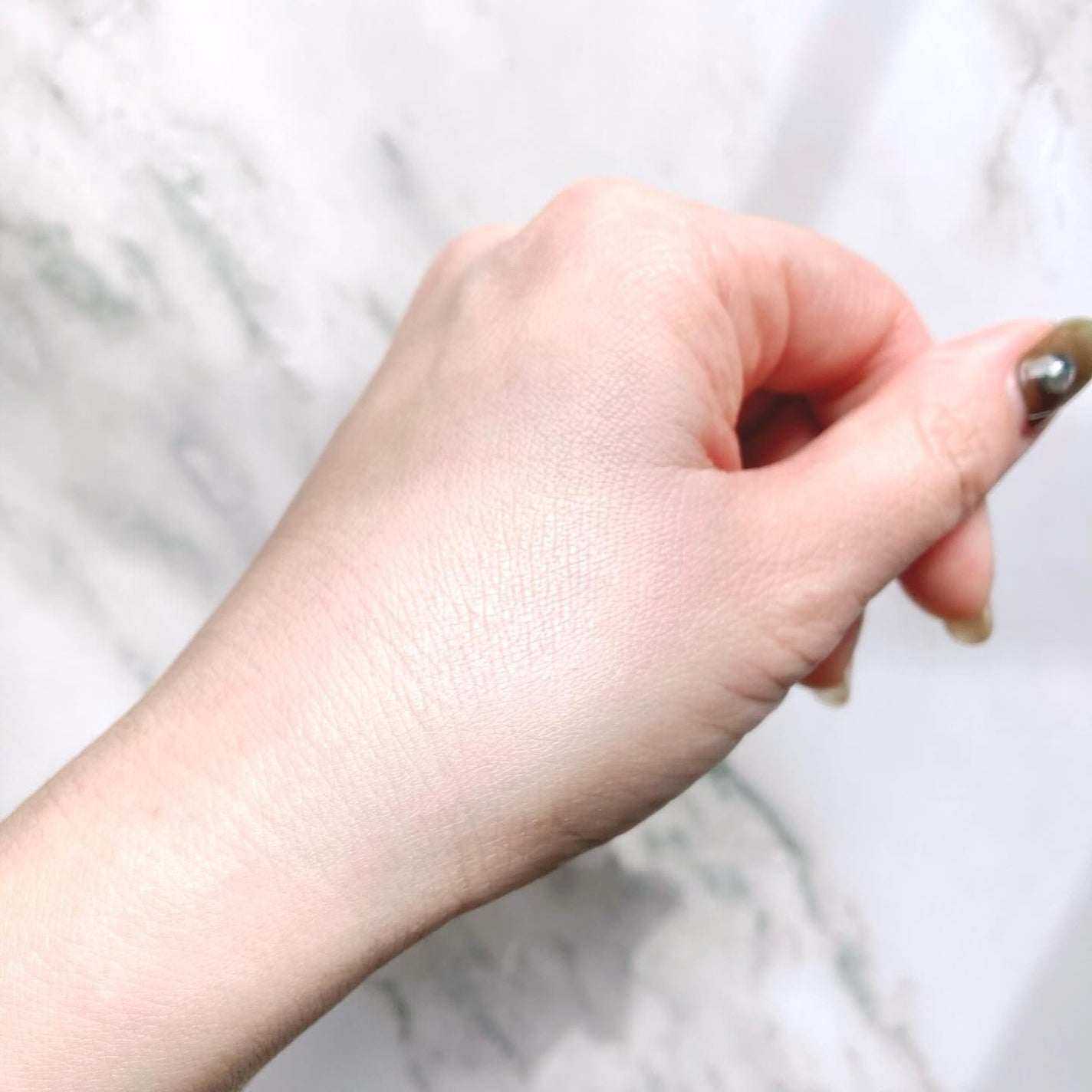 ミネラルUVベール/エトヴォス/プレストパウダーを使ったクチコミ(4枚目)