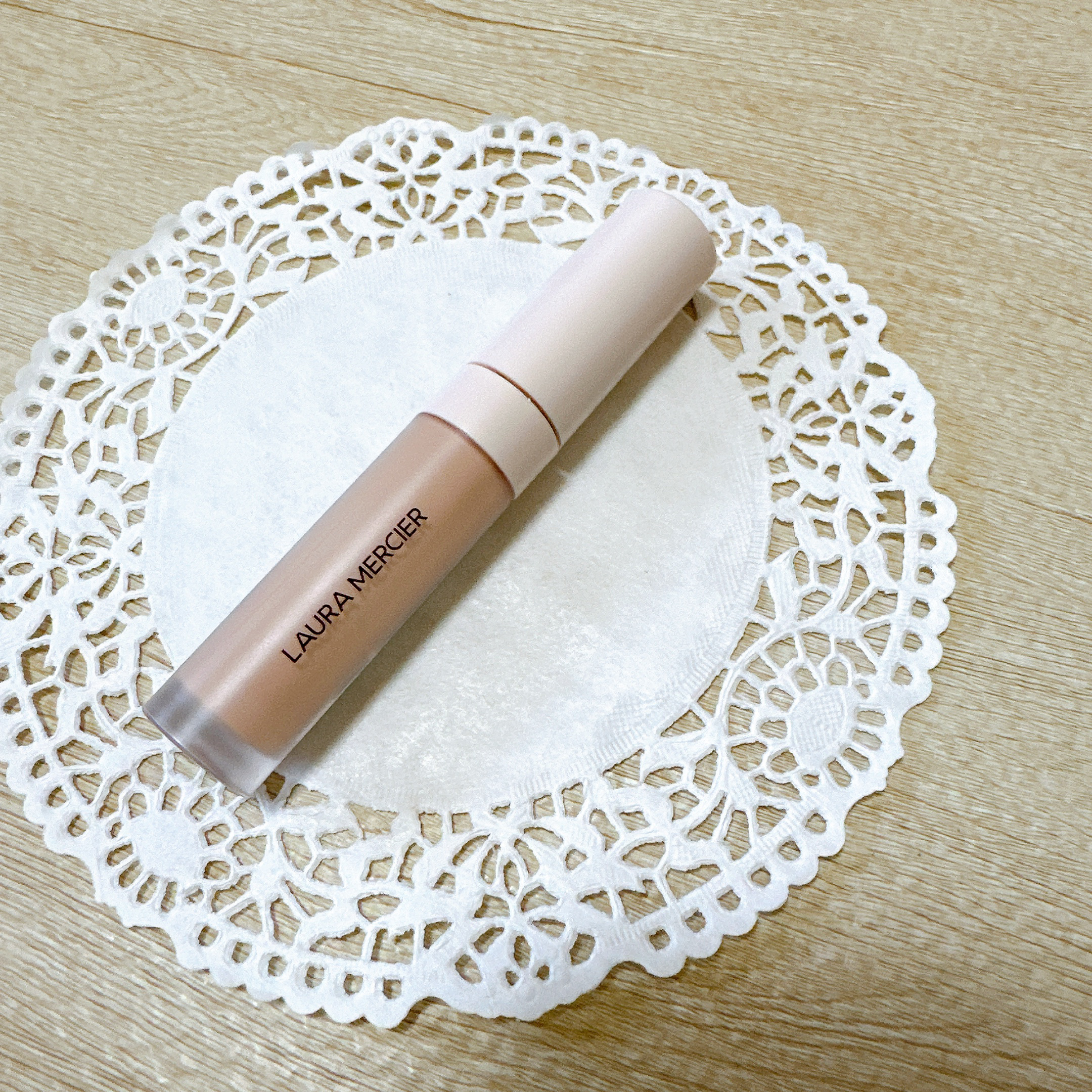 リアル フローレス ウェイトレス パーフェクティング コンシーラー/ローラ メルシエ/リキッドコンシーラーを使ったクチコミ（2枚目）