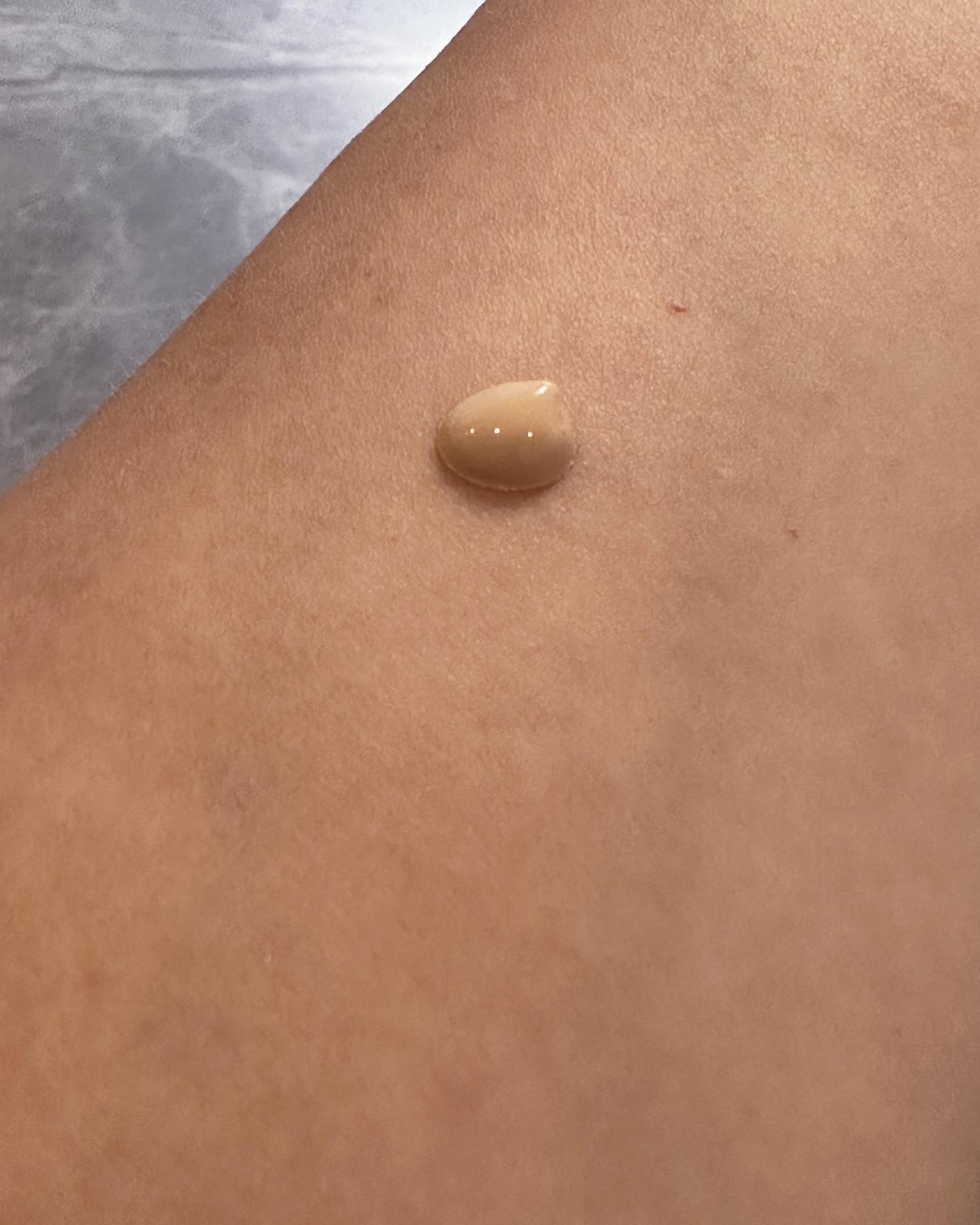 アンリミテッド ケア ツヤ セラム ファンデーション/shu uemura/リキッドファンデーションを使ったクチコミ（3枚目）