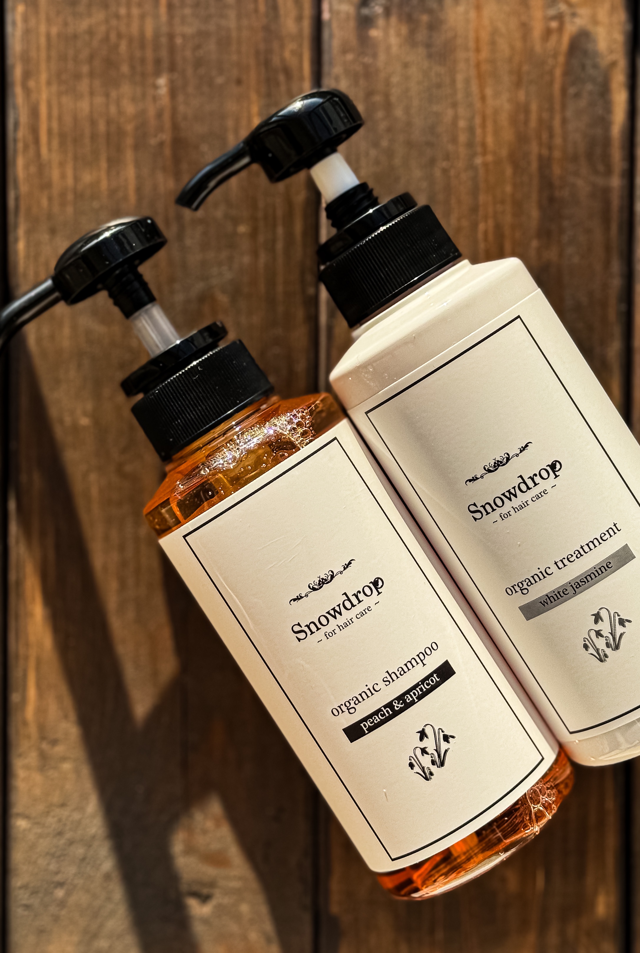 美容師の方とお話しする時…
ヘアスタイルや髪の悩みで話題になりますよね。
⁡
いろいろな相談をしてると今まで知らなかった
新しい情報を下さることも。
⁡
美容室『Snowdrop』専売オリジナルの
シャンプー&トリートメント
⁡
◉𝚜𝚑