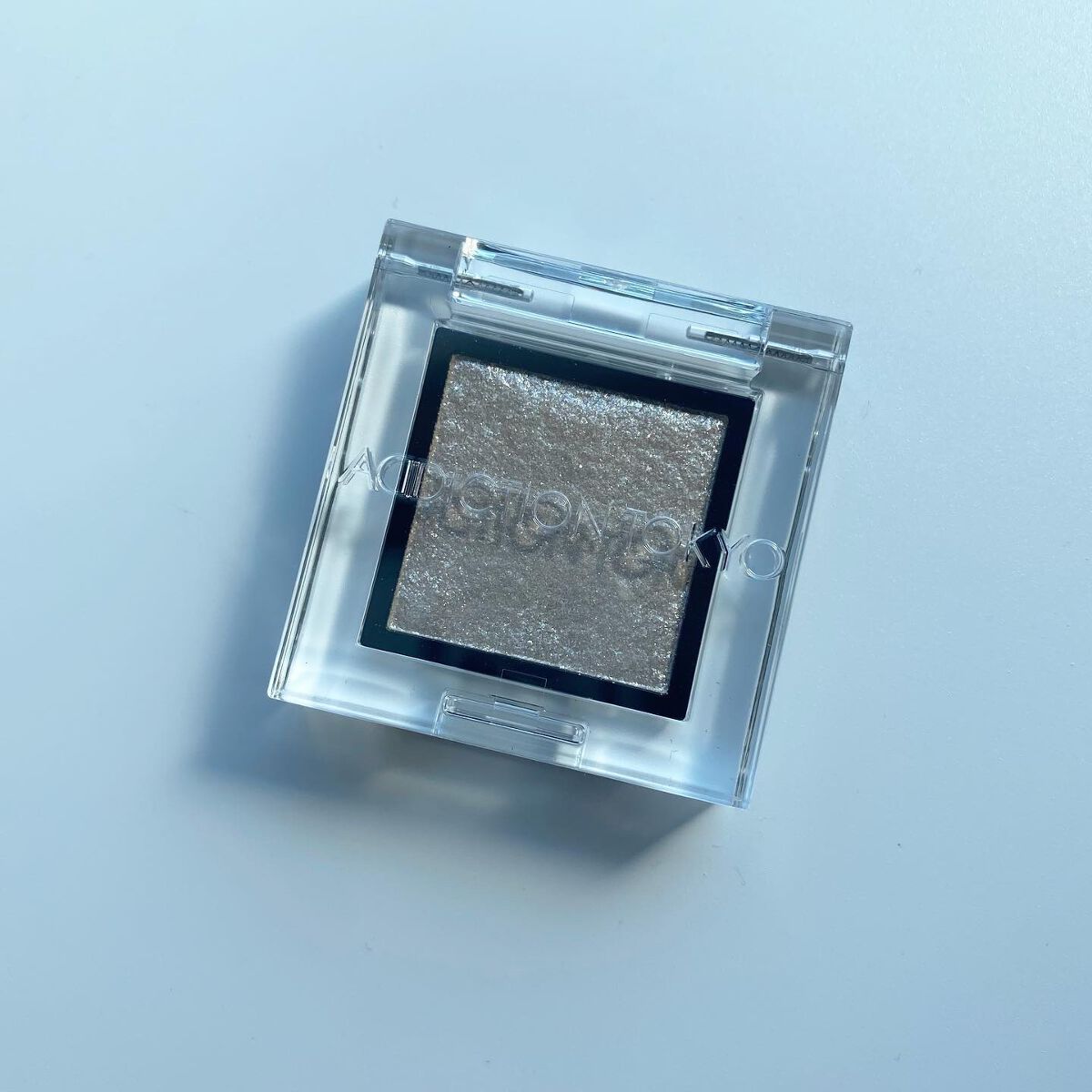 アディクション ザ アイシャドウ スパークル 001SP Stars Witness/ADDICTION/単色アイシャドウを使ったクチコミ（1枚目）