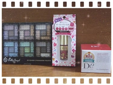 【購入品紹介】
左から
☑#ドーリーエンジェル (Dolly Angel)
30 COLORS EYESHADOW PALETTE 👛500円
　ドンキに行ったら絶対買う！と決めていた商品✌割と目立つ所