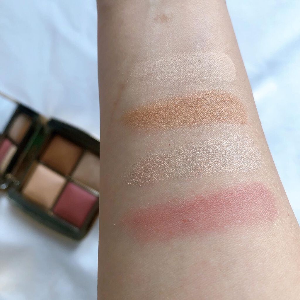 Ambient Lighting Edit Mini/HOURGLASS/プレストパウダーを使ったクチコミ（3枚目）