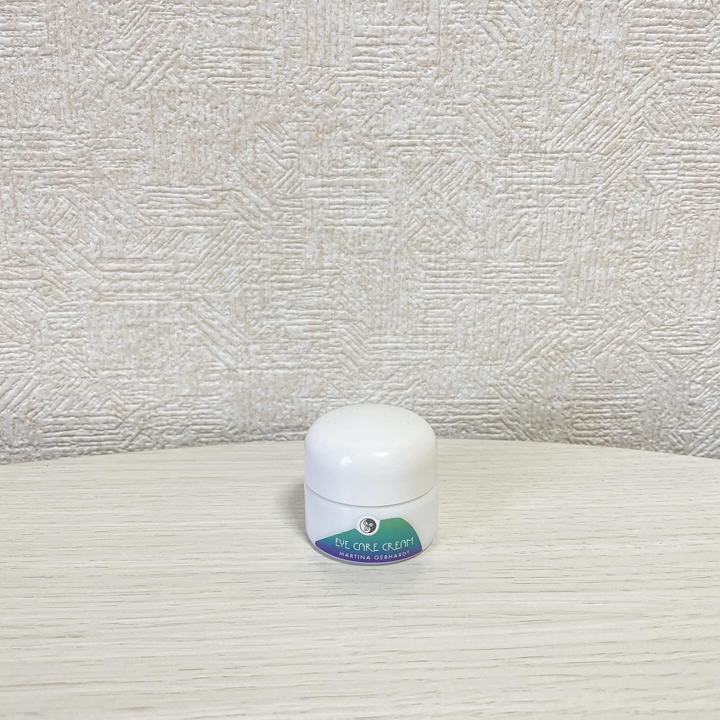 マルティナ オーガニックスキンケア アイケアクリームのクチコミ「
マルティナのアイクリーム✨✨

こってりしてて保湿力がすごい🥺✨
個人的にアイケアは忘れがち.....」（1枚目）