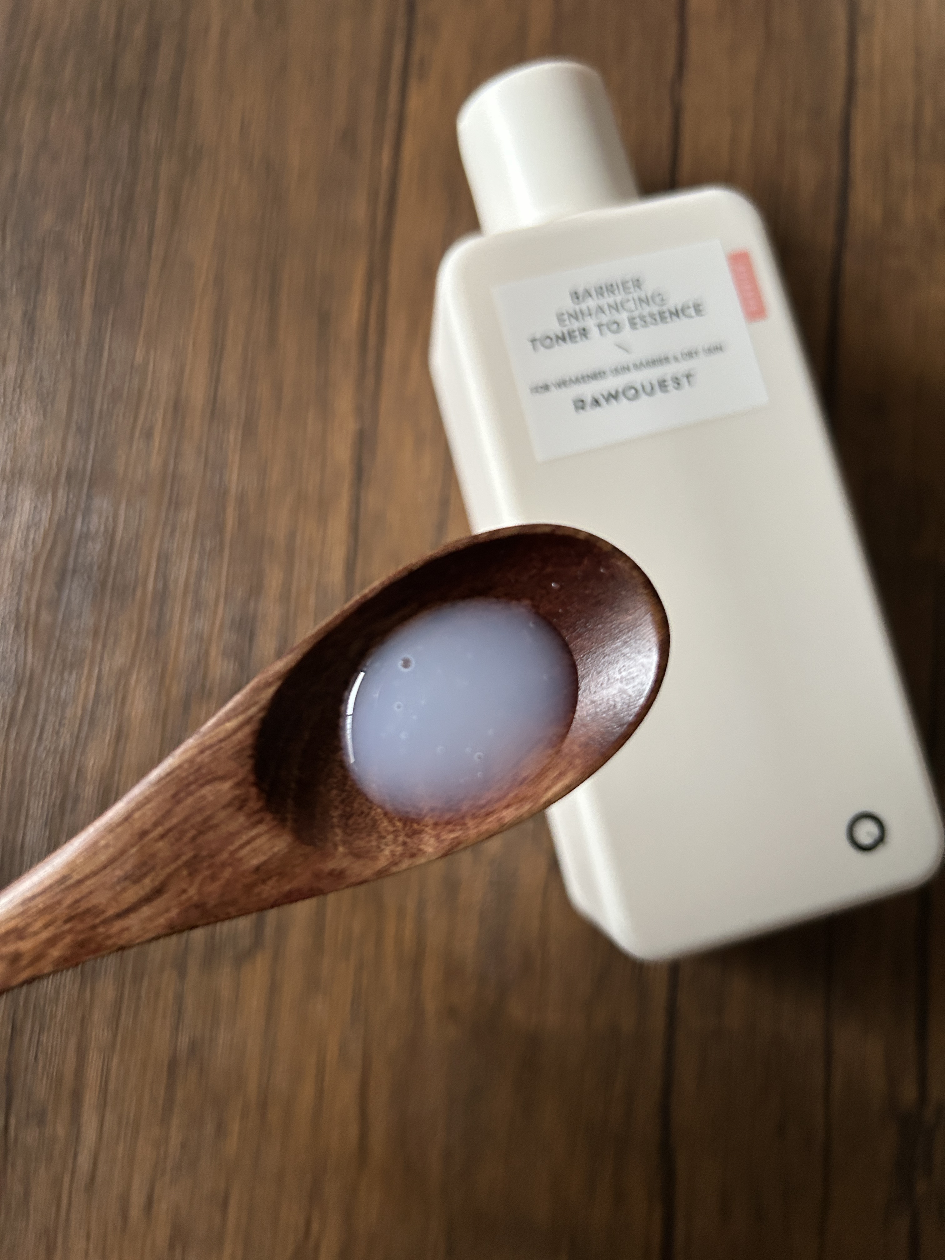 バリアエンハンシングトナーエッセンス/RAWQUEST/化粧水を使ったクチコミ（3枚目）