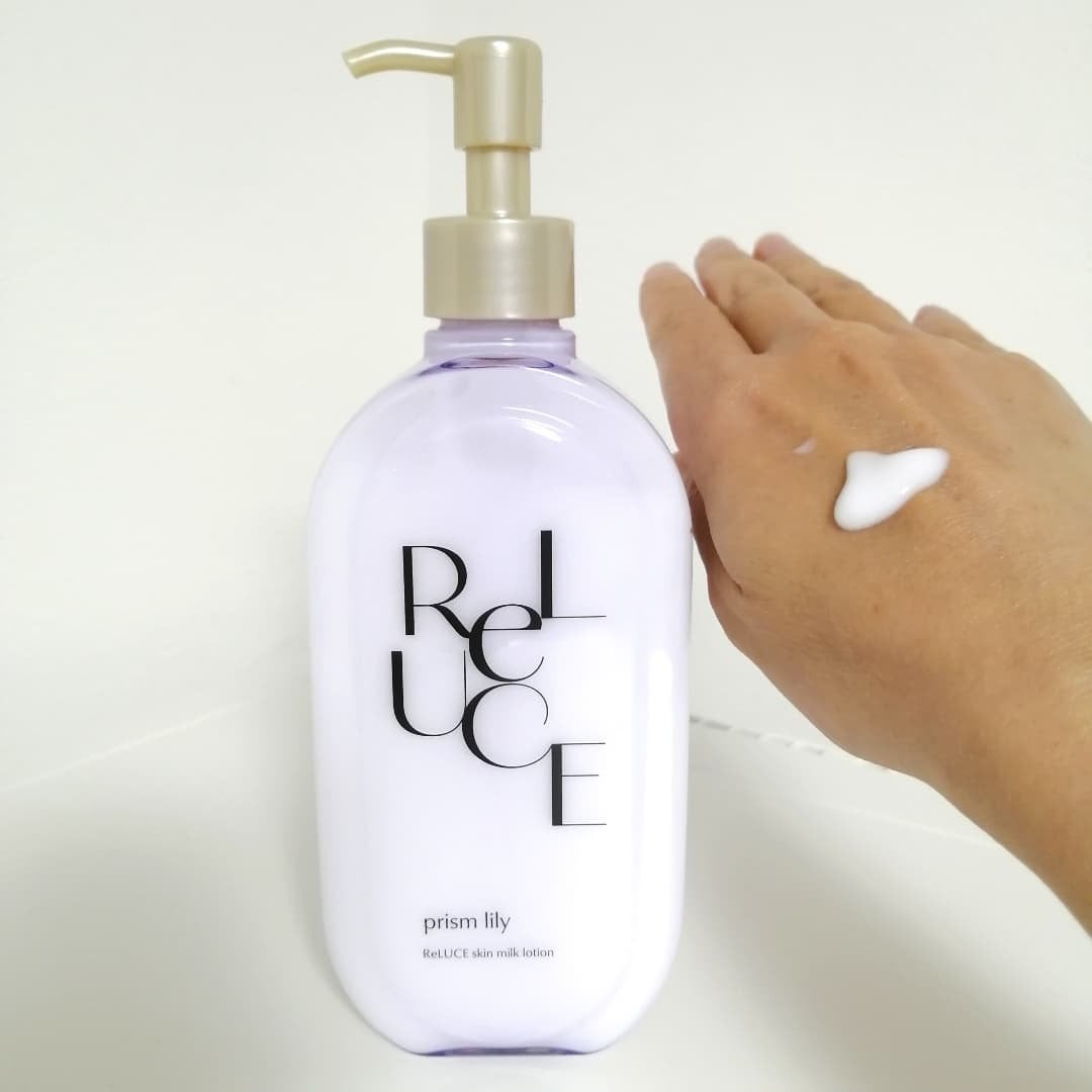 lili on LIPS 「リルーチェスキンミルクローションプリズムリリーべとつかず、良く..」(3枚目)
