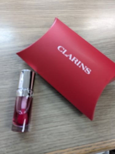 リップコンフォートオイル 02 ラズベリー/CLARINS/リップグロスを使ったクチコミ（1枚目）