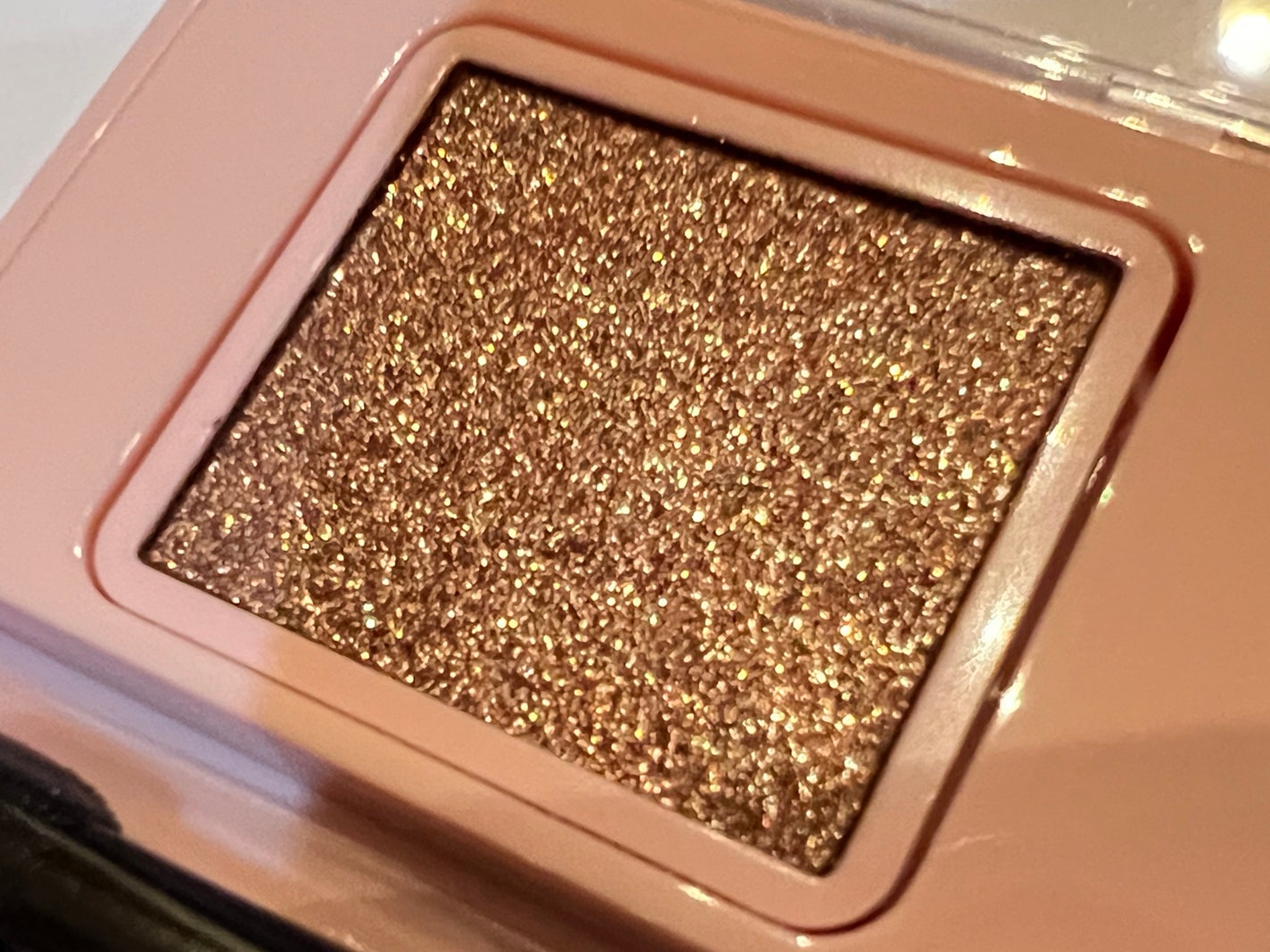 フーミー シングルラメシャドウ/WHOMEE/単色アイシャドウを使ったクチコミ(2枚目)