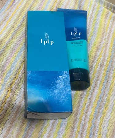 LPLP(ルプルプ) エッセンスカラートリートメントのクチコミ「美容院に行かなくても、毎日のシャンプータイムに白髪染めができるLPLP essence カラー.....」（1枚目）