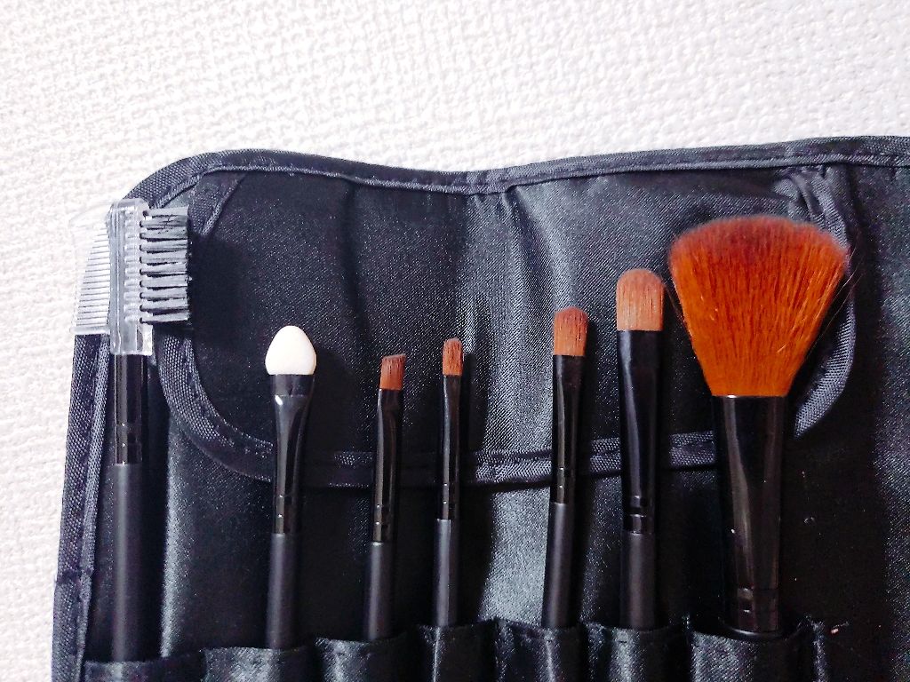 ぢぢ on LIPS 「ドン・キホーテで500円で購入した、メイクブラシセット!!前ま..」(1枚目)