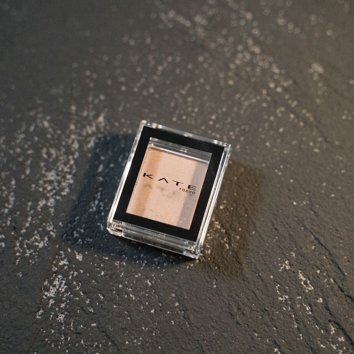 ケイト ザ アイカラー 064 グレイッシュブラウン/KATE/単色アイシャドウを使ったクチコミ（1枚目）