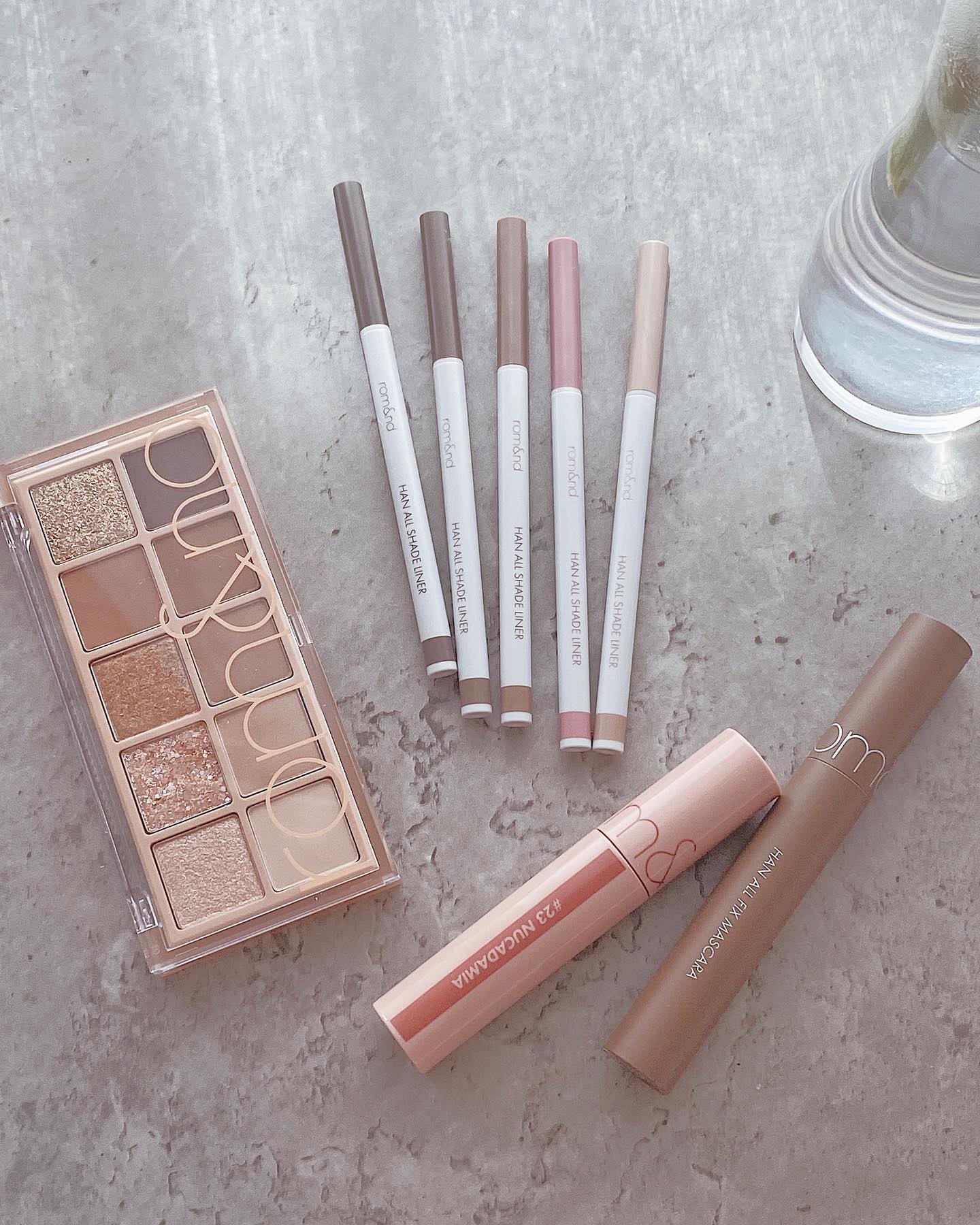 ハンオールシェードライナー 02 ミューティドブラウン/rom&nd/ペンシルアイライナーを使ったクチコミ（1枚目）