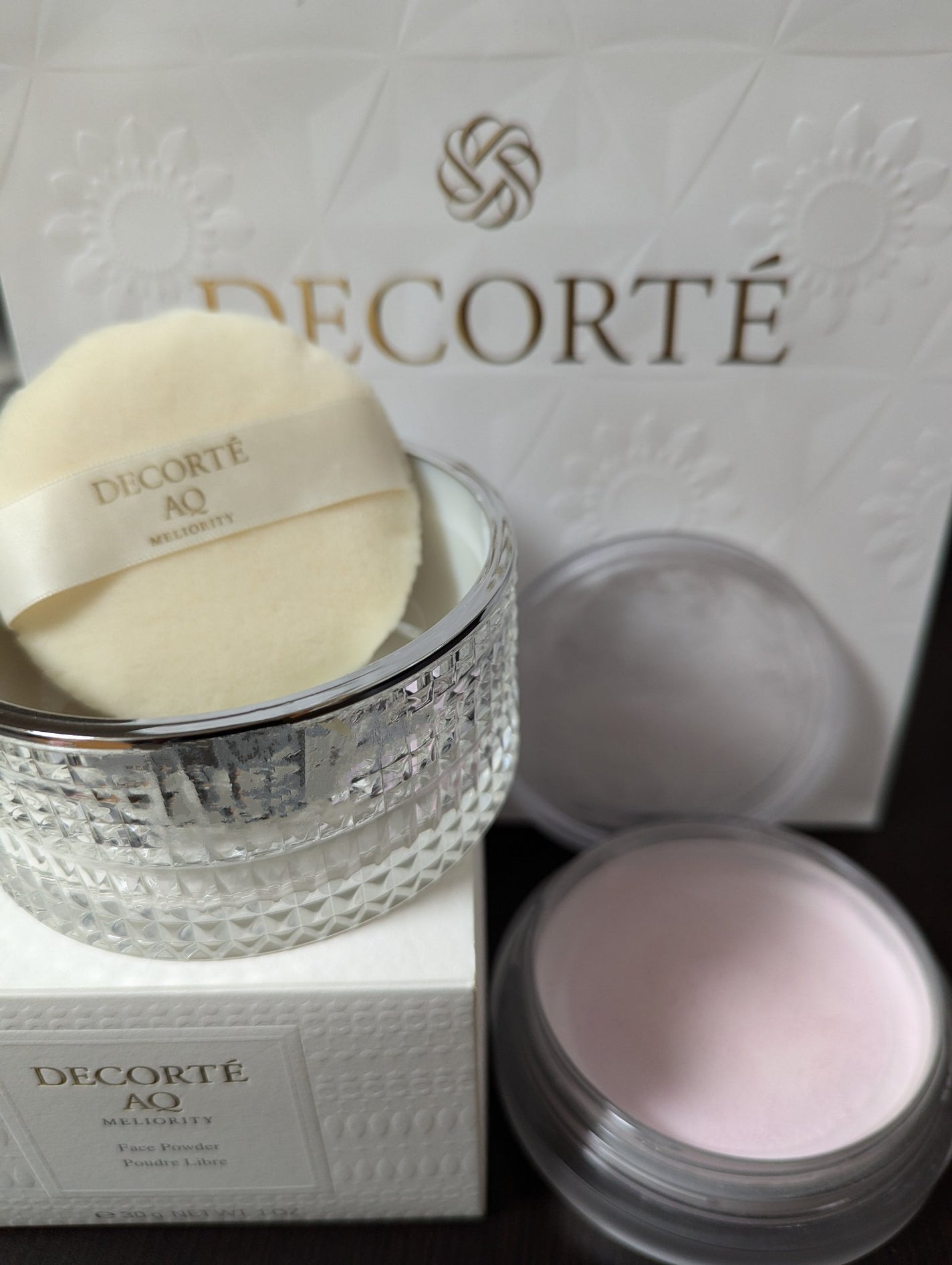 AQ ミリオリティ フェイスパウダー n/DECORTÉ/ルースパウダーを使ったクチコミ(1枚目)