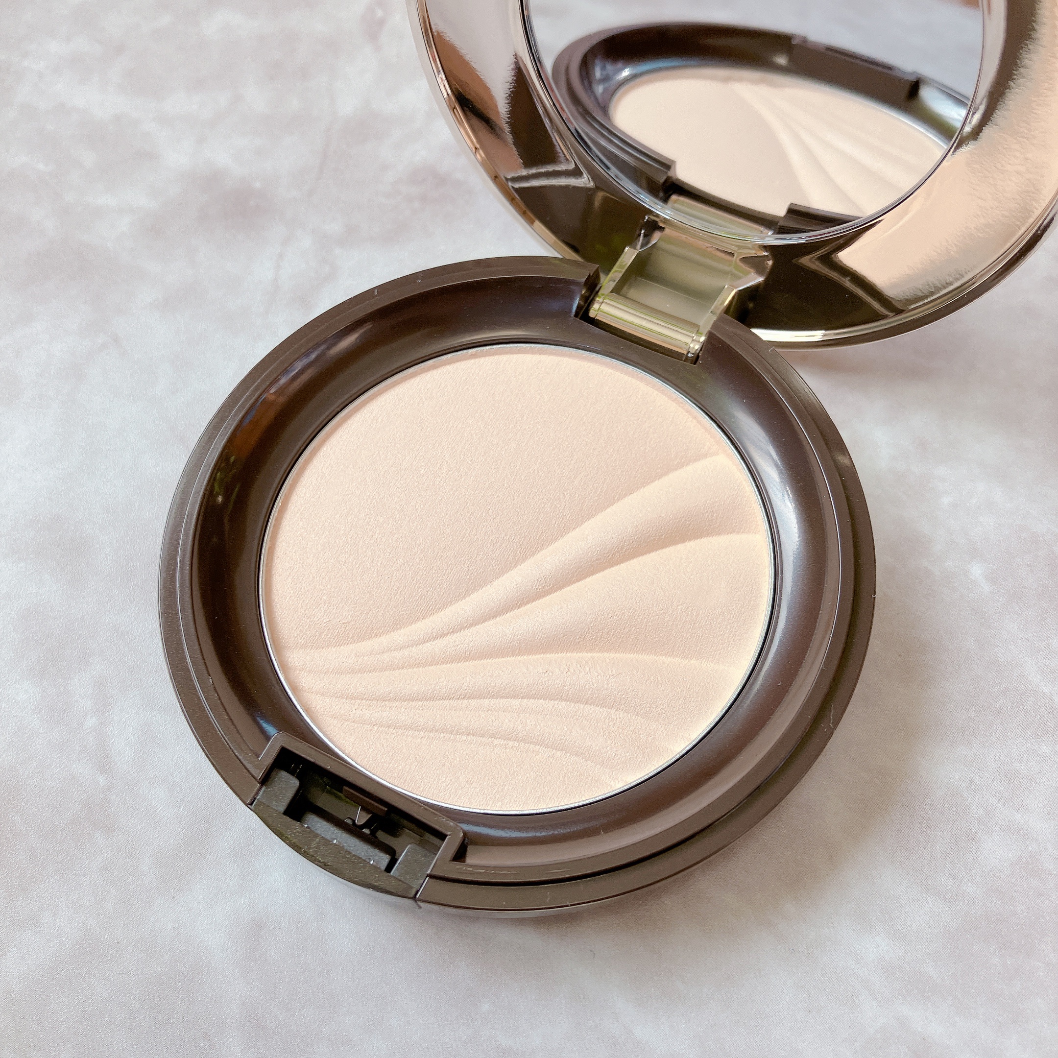 フェイスアップ プレストパウダー SPF23 / PA++/COVERMARK/プレストパウダーを使ったクチコミ（2枚目）