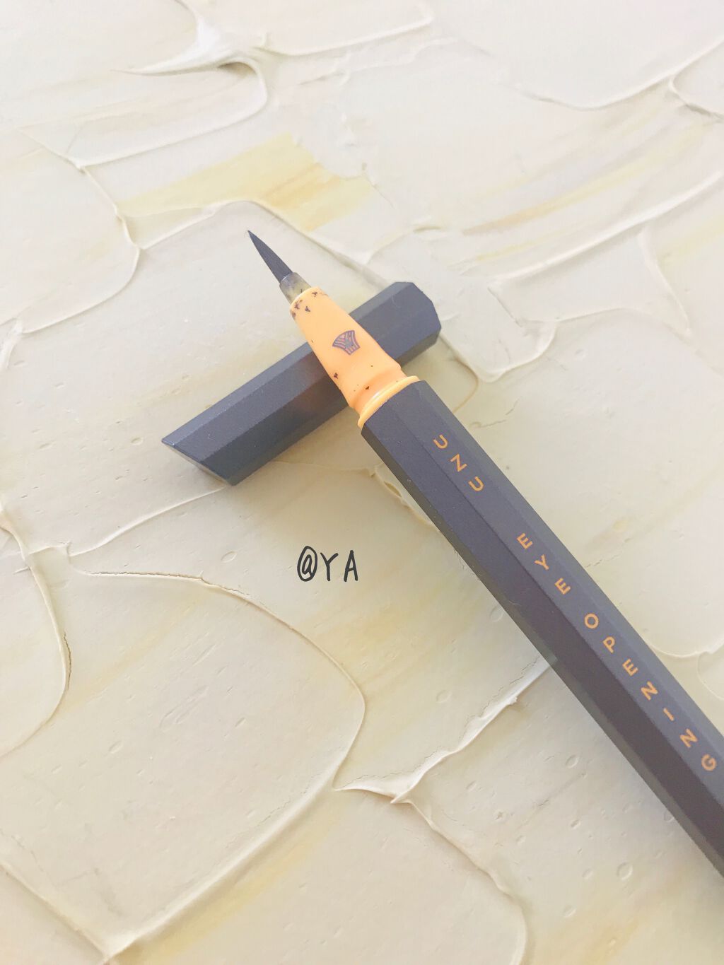 EYE OPENING LINER GRAY/UZU BY FLOWFUSHI/リキッドアイライナーを使ったクチコミ（1枚目）