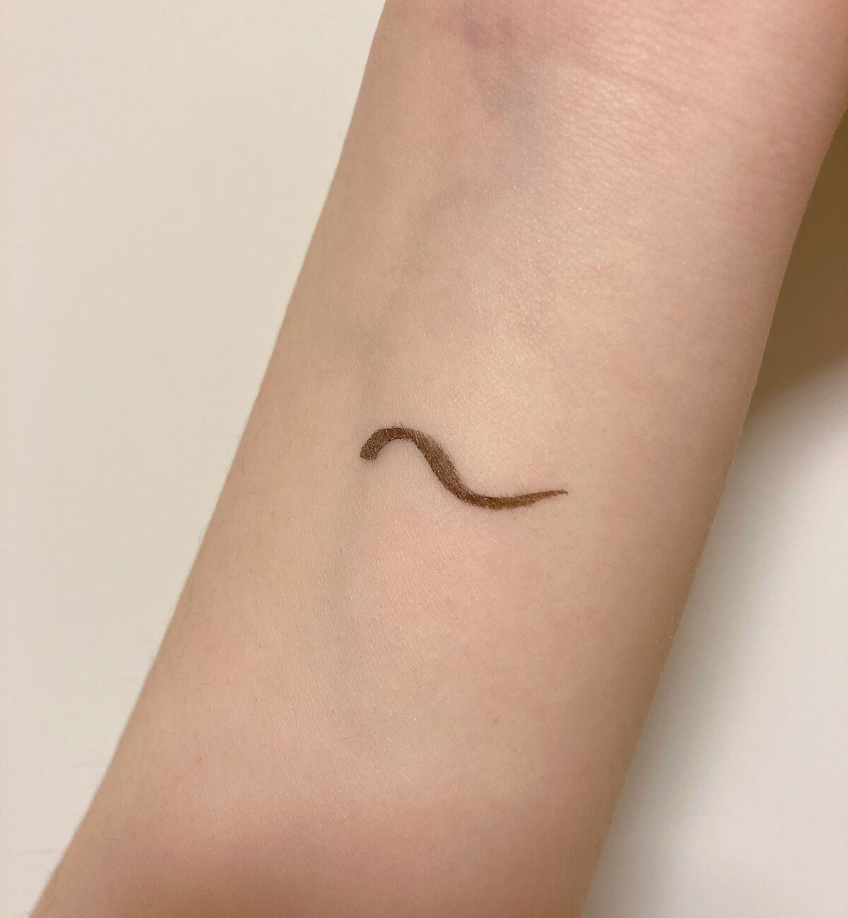 「密着アイライナー」しなやか筆リキッド ディープブラック/デジャヴュ/リキッドアイライナーを使ったクチコミ（2枚目）