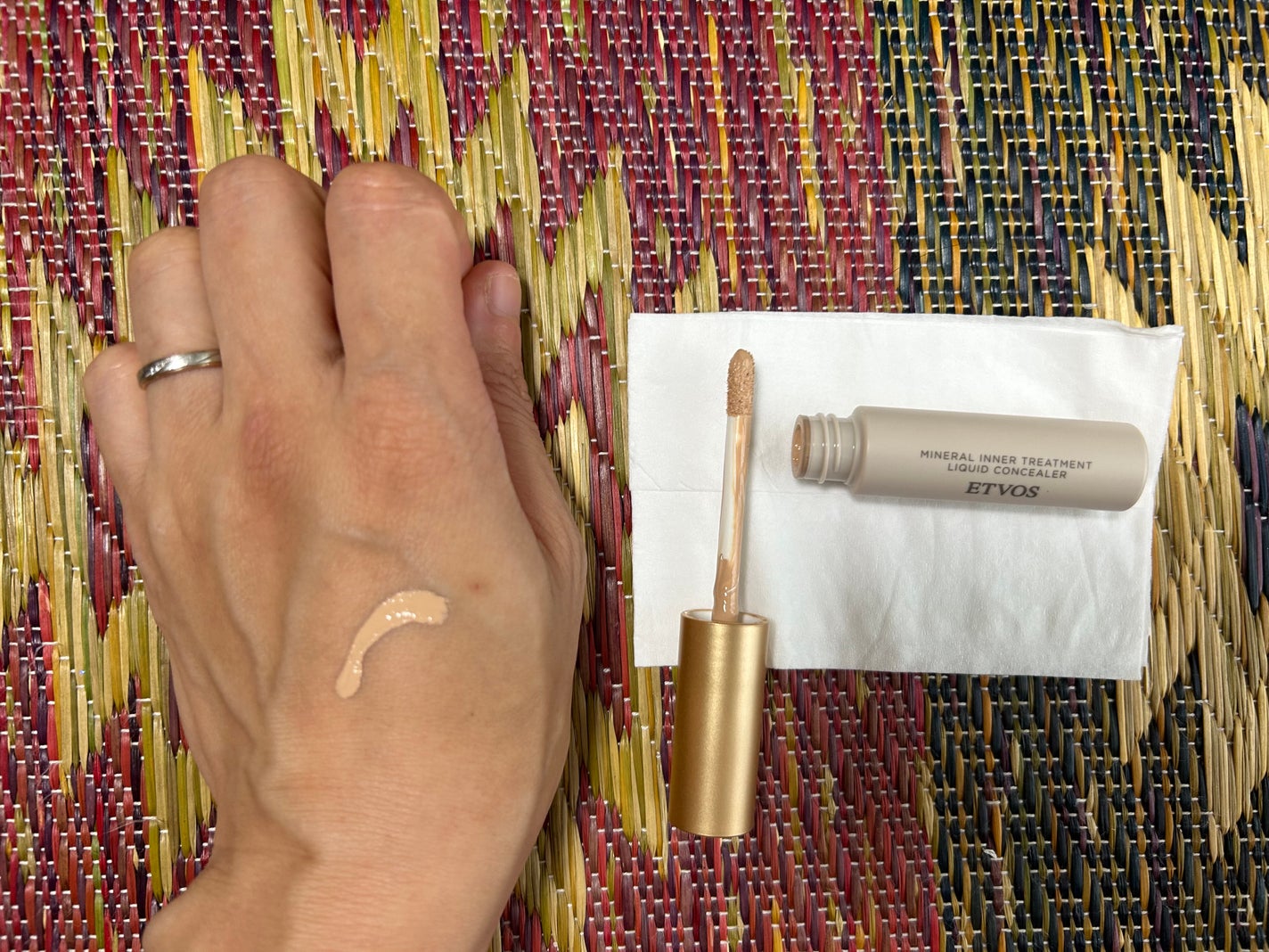 ミネラルインナートリートメントリキッドコンシーラー/エトヴォス/リキッドコンシーラーを使ったクチコミ(2枚目)