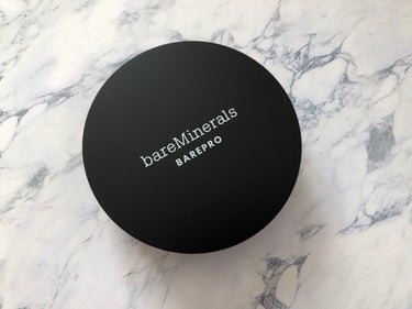 bareMinerals
ベアプロ 16HR パウダー ファンデーション
フェア 17ニュートラル

ホリデーコフレのファンデーション。
良いところ　悪いところ　ありますが、つけてる方が肌にいいのはわか