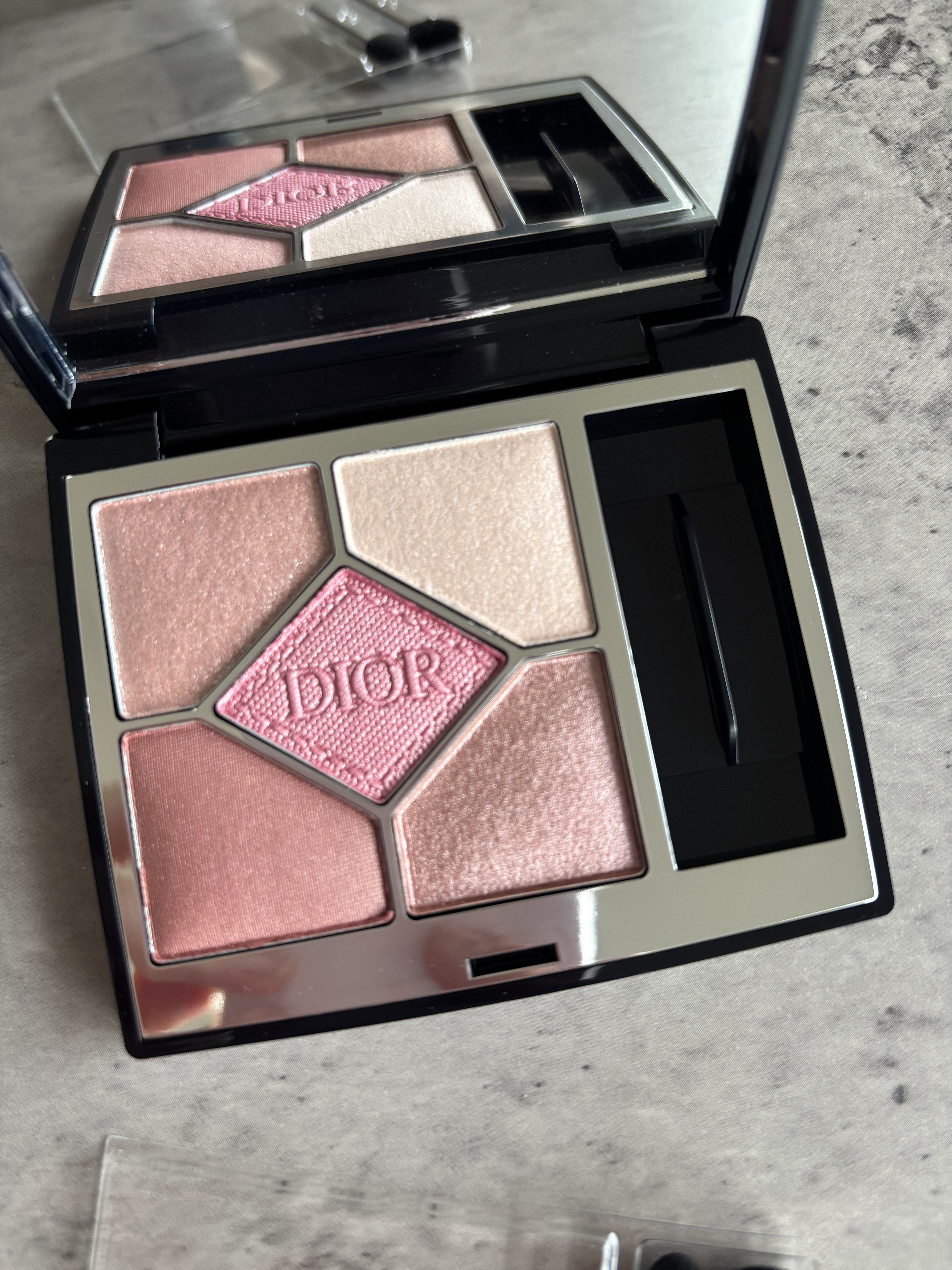 ディオールショウ サンク クルール/Dior/アイシャドウを使ったクチコミ（3枚目）