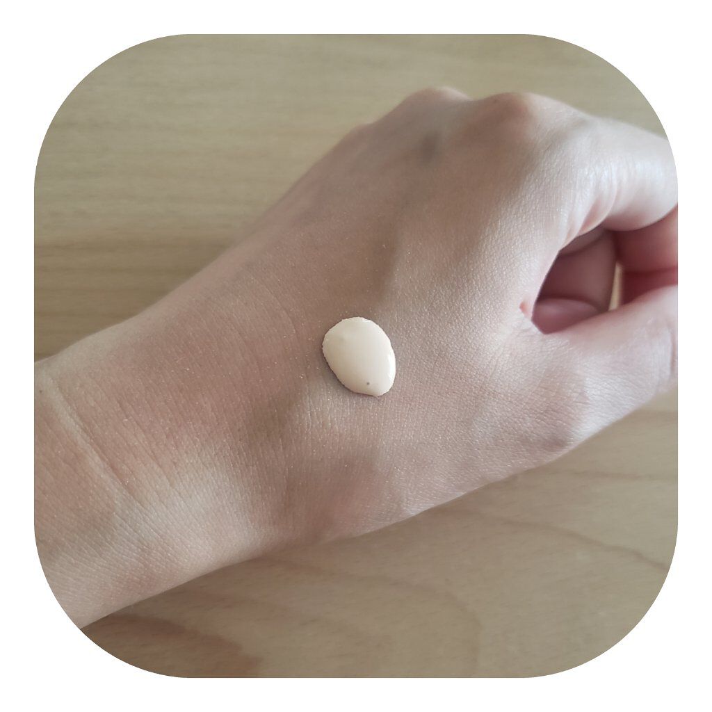 モイスチュアライジング ファンデーション プライマー/PAUL & JOE BEAUTE/化粧下地を使ったクチコミ(2枚目)