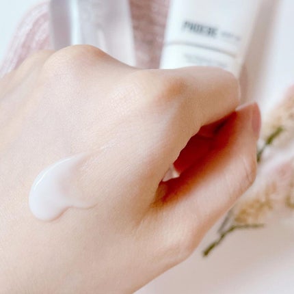 yuna on LIPS 「☽𓂃꙳⋆新作✨化粧水とクリームが発売🎉PHOEBEBEAUTY..」(4枚目)