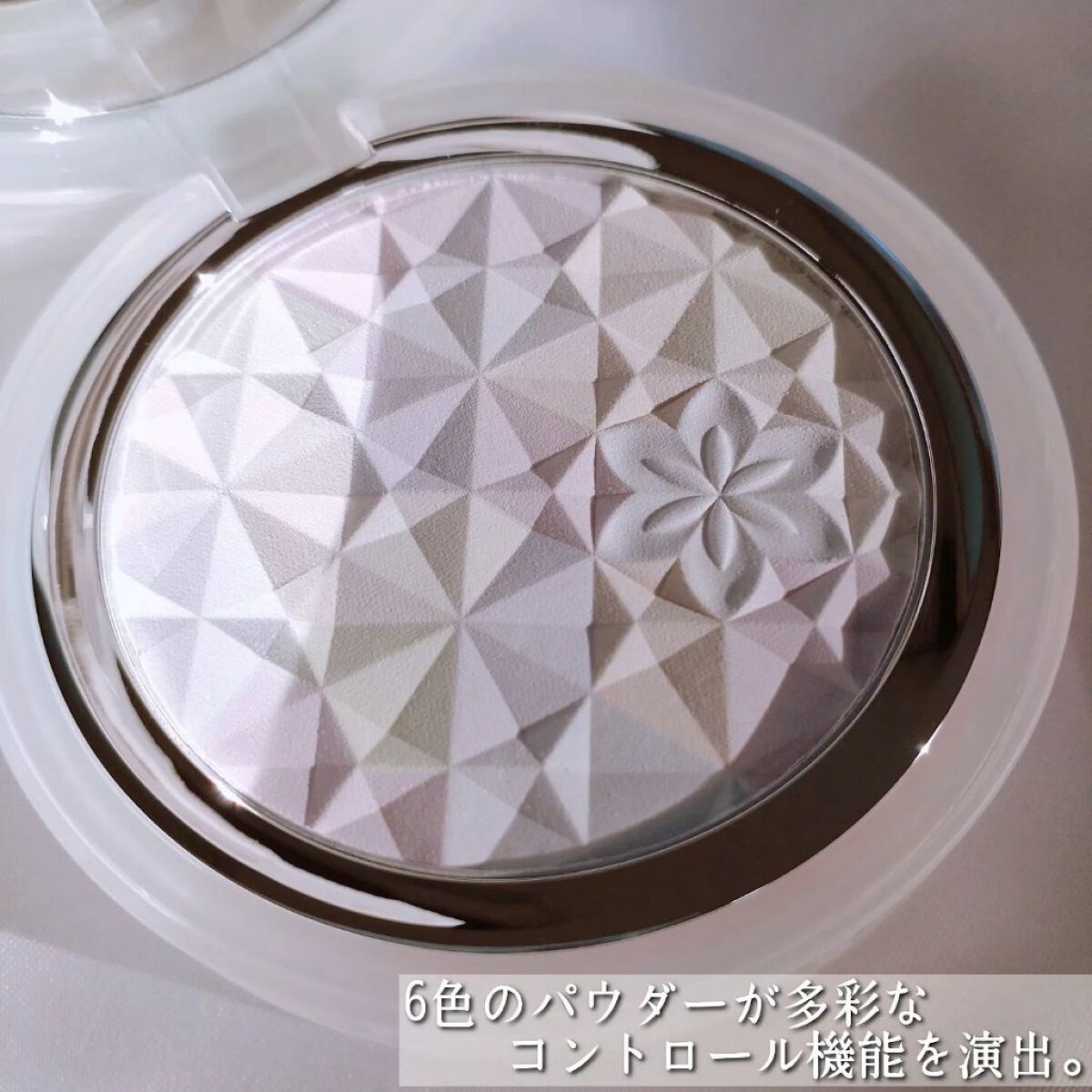 ＡＱ　オーラ リフレクター/DECORTÉ/プレストパウダーを使ったクチコミ（3枚目）