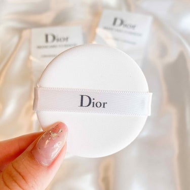 Dior クッション スポンジのクチコミ「❤︎𝙳𝙸𝙾𝚁❤︎
🎀ディオール スキンケア クッション
価格：880円(税込)

昔BAさんに.....」（2枚目）