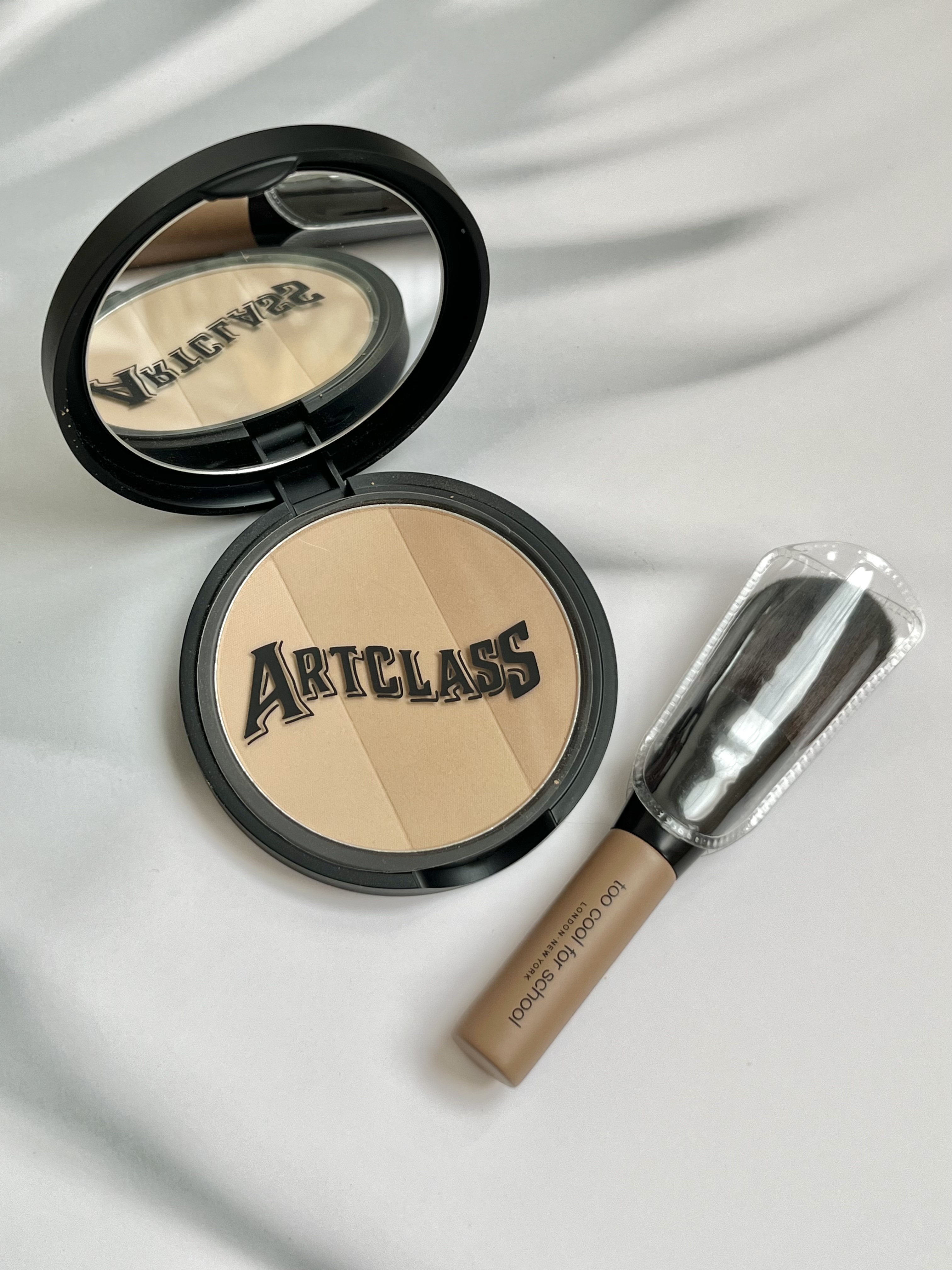 too cool for school
アートクラスバイロダン シェーディング

#PR
#トゥークールフォースクール 
#LUPSプレゼント

ずっとシェーディング難民だった私に
救世主が現れました😭

韓国のベスコスでも1位に輝いた
