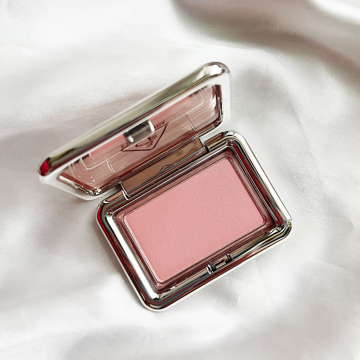 3CE ニューテイク フェイスブラッシャー スライドスロウリー/3CE/チークを使ったクチコミ（3枚目）