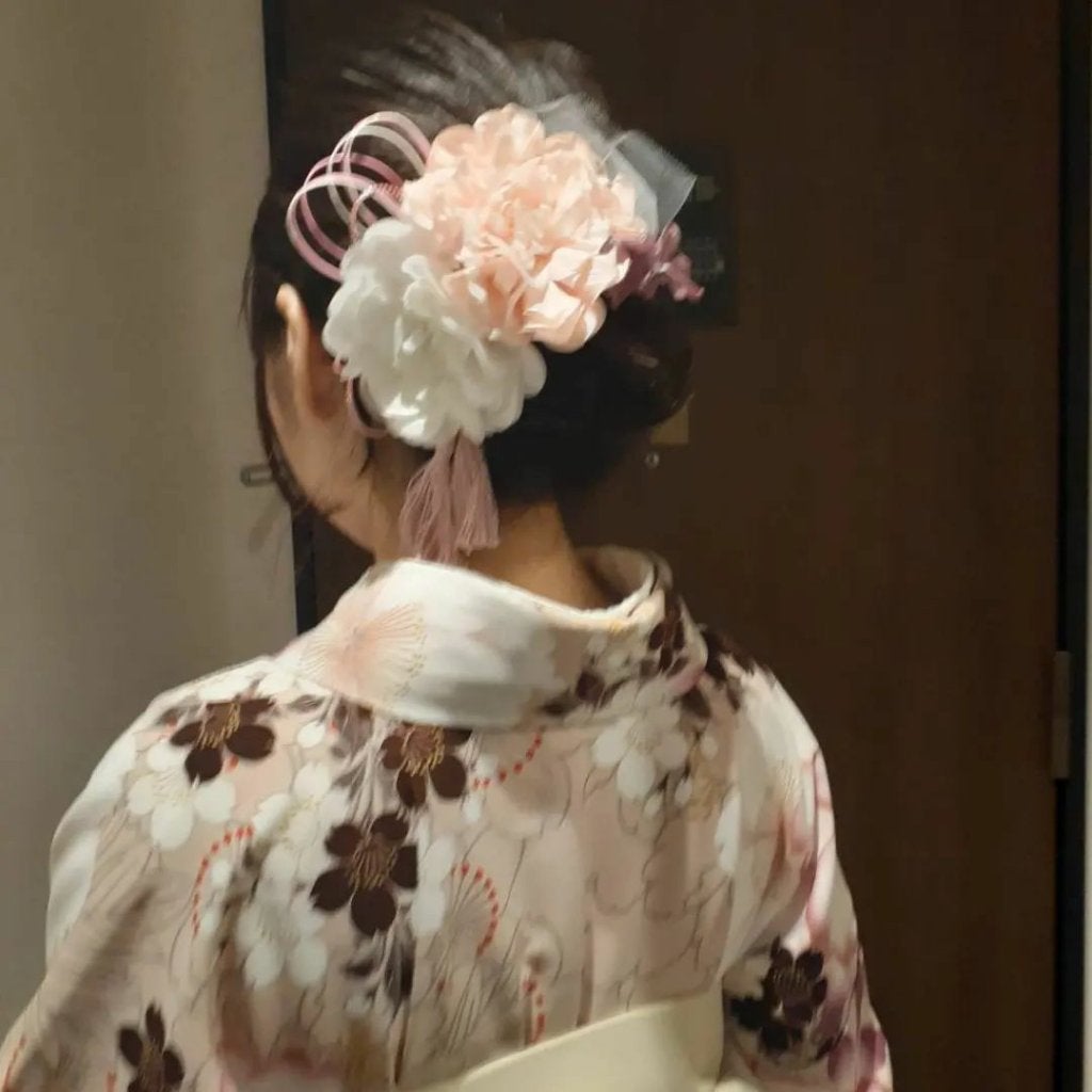 usagi on LIPS 「先日、大学院の修士課程を卒業しました。とても素敵な袴と髪型で1..」(1枚目)